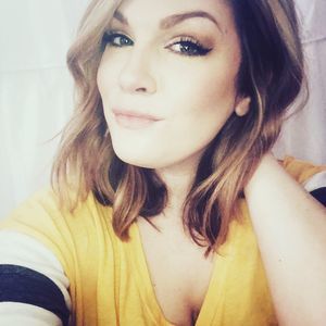 Meet your Posher, Courtney